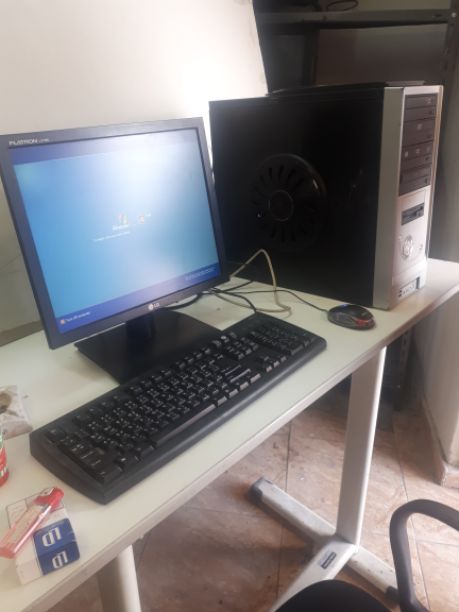 كمبيوتر للبيع بحاله وكاله بيونتوم 4 للبيع بسعر 65 دينار 
0795973360