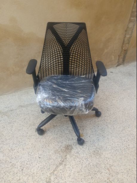 وصلنا حديثا كرسي طبي صناعه امريكيه لاصحاب الجلسات الطويله للاتصال 0795669406