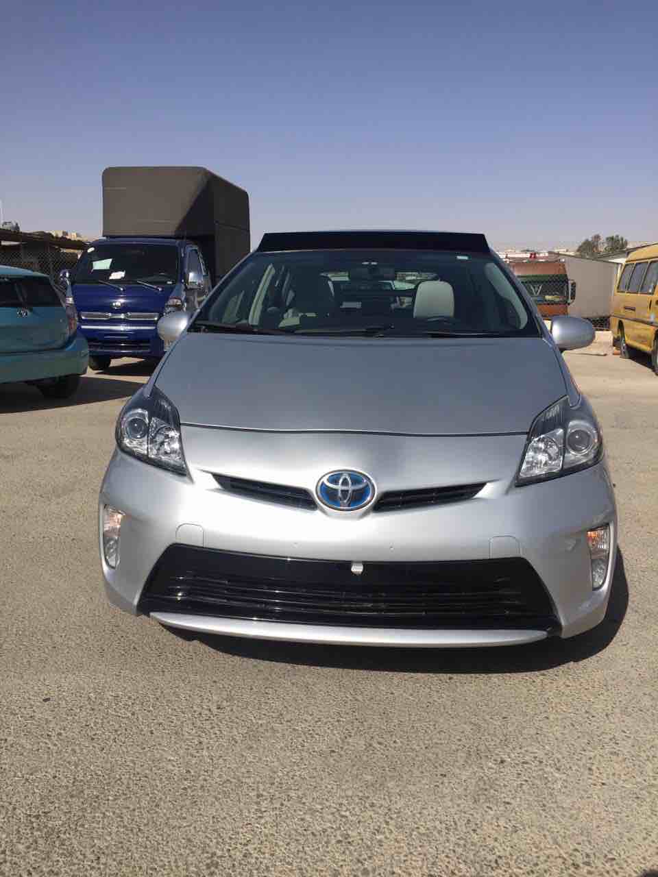 ‎بريوس 2013 سلفر بانوراما منطقه حره
‎ غرفه بيج ..بانوراما مع تشغيل عن بعد ... شاشه مع نظام ملاحه و كاميرا خلفيه
‎فحص 2 جيد امامي ...خلفي 2 مضروب .. فحص الميكانيك والبطاريه ممتاز..
‎...