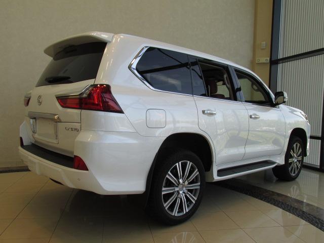 2017 Lexus Lx570 Full options

KM - 3,170 km
2017 Lexus Lx570 4WD SUV for Sale Full  OFFER for Sale  DEAL -- $35000.
Fuel -Gasoline / petrol .
same as New , Excellent Condition . cruise control  , Sat...