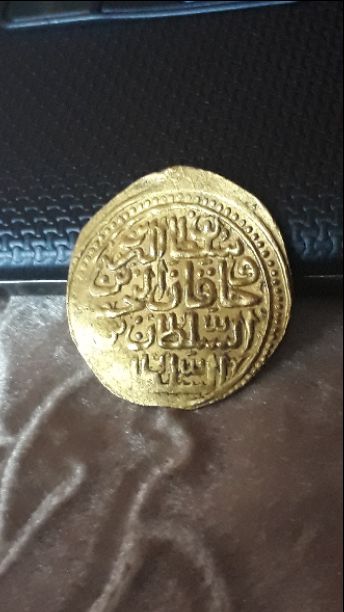 بآعلي سعر في مصر كله. نشتري و بجديه و امانه. .المليون العراقي او اي تذكارات ملكي للملك فاروق و فؤاد و السلطان حسين كامل و كل العملات الملغيه و التذكارية و الورقيه و النياشين و الاوسمه و المدليات الت...