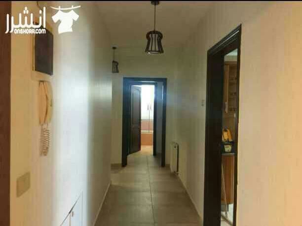 شقه طابق اول ام السماق الجنوبي تشطيب سوبر ديلوكس عفش كامل جديد وغير مستعمل للبيع مع العفش او بدون المساحه185م 3نوم 3حمام صاله وصالون مطبخ خشب صولد من العالميه للمطابخ تدفئة مركزيه التواصل 0799633256