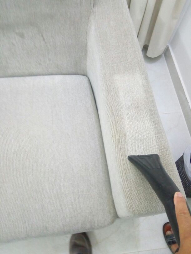 شركة متميزة للتنظيف ومكافحة الحشرات (  بأسعار مناسبة جداً وفي متناول الجميع )
تنظيف الفلل والشقق والمكاتب ازالة الكلو من الارضيات  جلي وتلميع الرخام 
تنظيف الكنب والستائر والسجاد في نفس مكان اقامتكم...