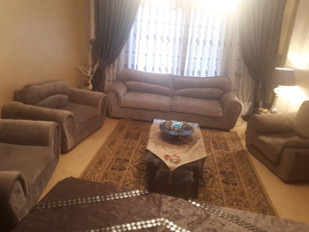 طقم كنب ثلاثيه .ثنايه .مفرده عدد ٢ 
طاوله سفره مع ٦ كراسي بحاله جيده