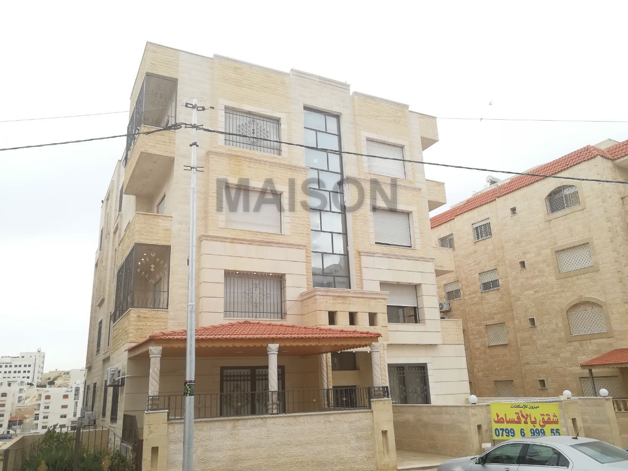 اخر شقة بالاسكان ((بسعر مميز))و بتشطيب فندقي فاخر بأجمل مناطق شفا بدران
((بالقرب من جامعة العلوم التطبيقية))
 ومن المالك مباشرة مساحة ١٥٠م???
الاقساط((50% دفعة اولى والباقي اقساط على 3 سنوات من العقد)...