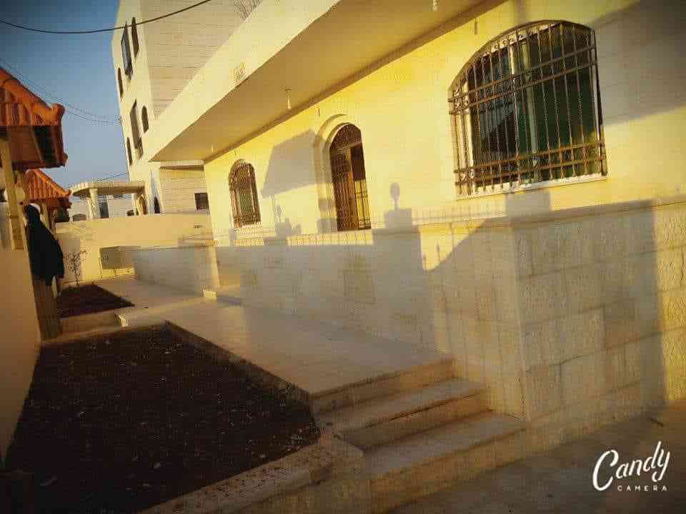 بيت مستقل مساحة 300م مميز جدأ للبيع/ جاوا 3
لا تنسَ أنك شاهدت هذا الإعلان في عنكبوت
بيت مستق...