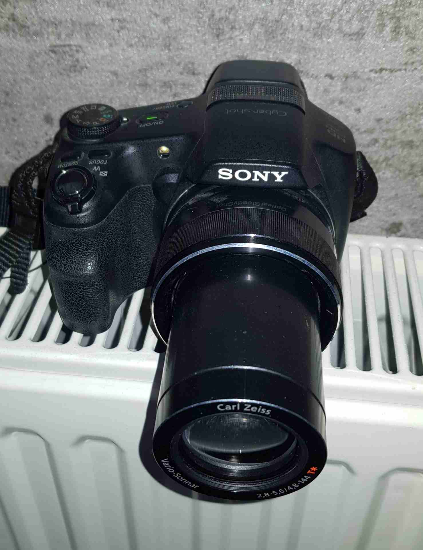 Sony Cyber-shot DSC-HX200V 18.2 MP 30X optical zoom
IN EXCELLENT CONDITION
لا تنسَ أنك شاهدت هذا الإعلان في عنكبوت...