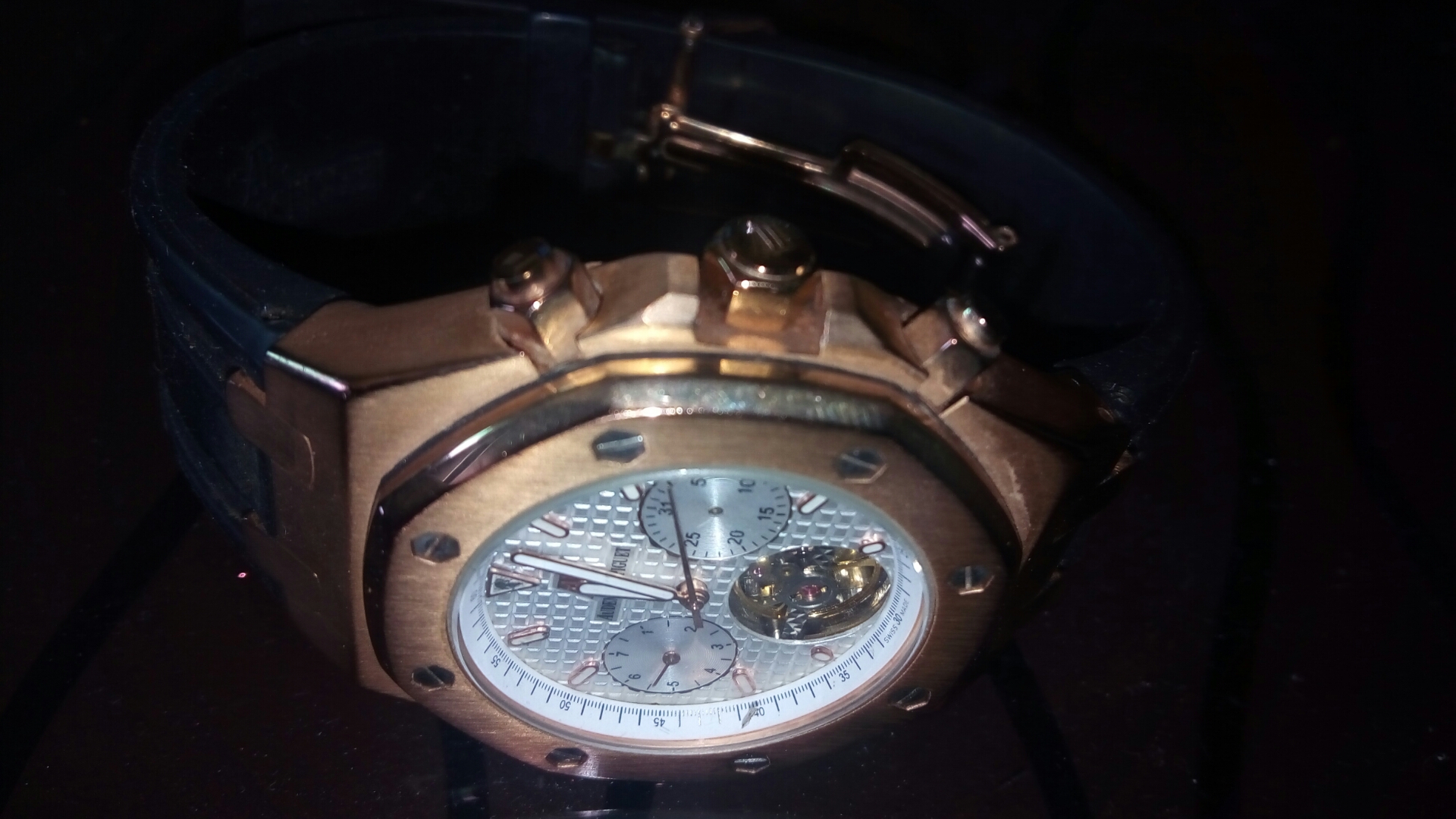 ساعات AP   tag heuer   كوبون 50 د    - مجموعة اغراض مميزة  للبيع بسعر مغري                                            


	 				لا تنسَ أنك شاهدت هذا الإعلان في عنكبوت...