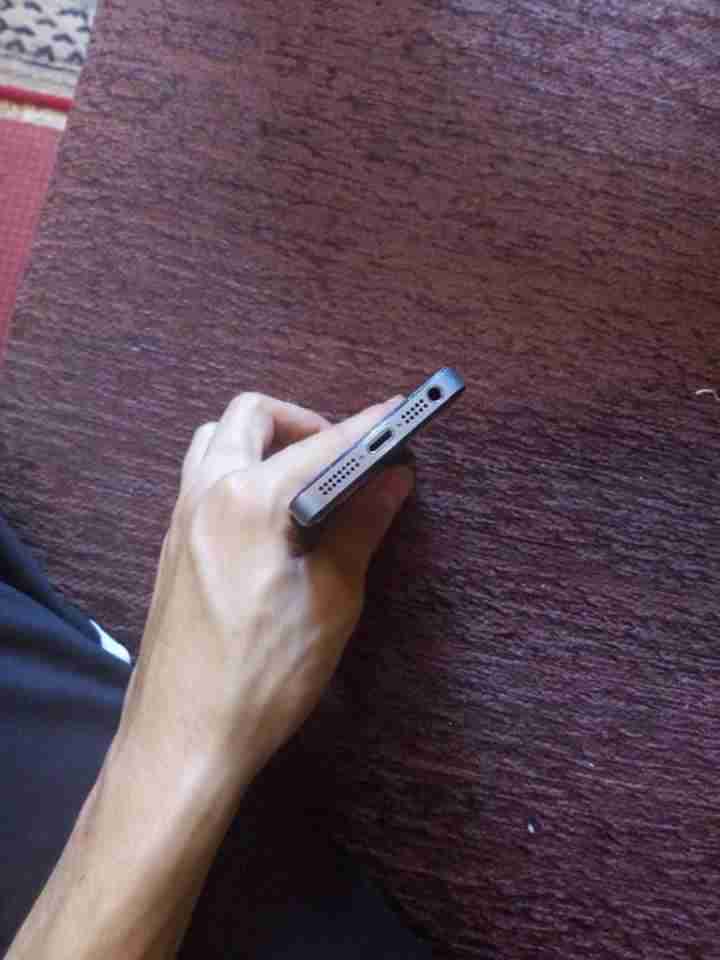 Iphone 5s 32 GB black
لا تنسَ أنك شاهدت هذا الإعلان في عنكبوت
الموبايل استعمال شهور ماكملش سن...