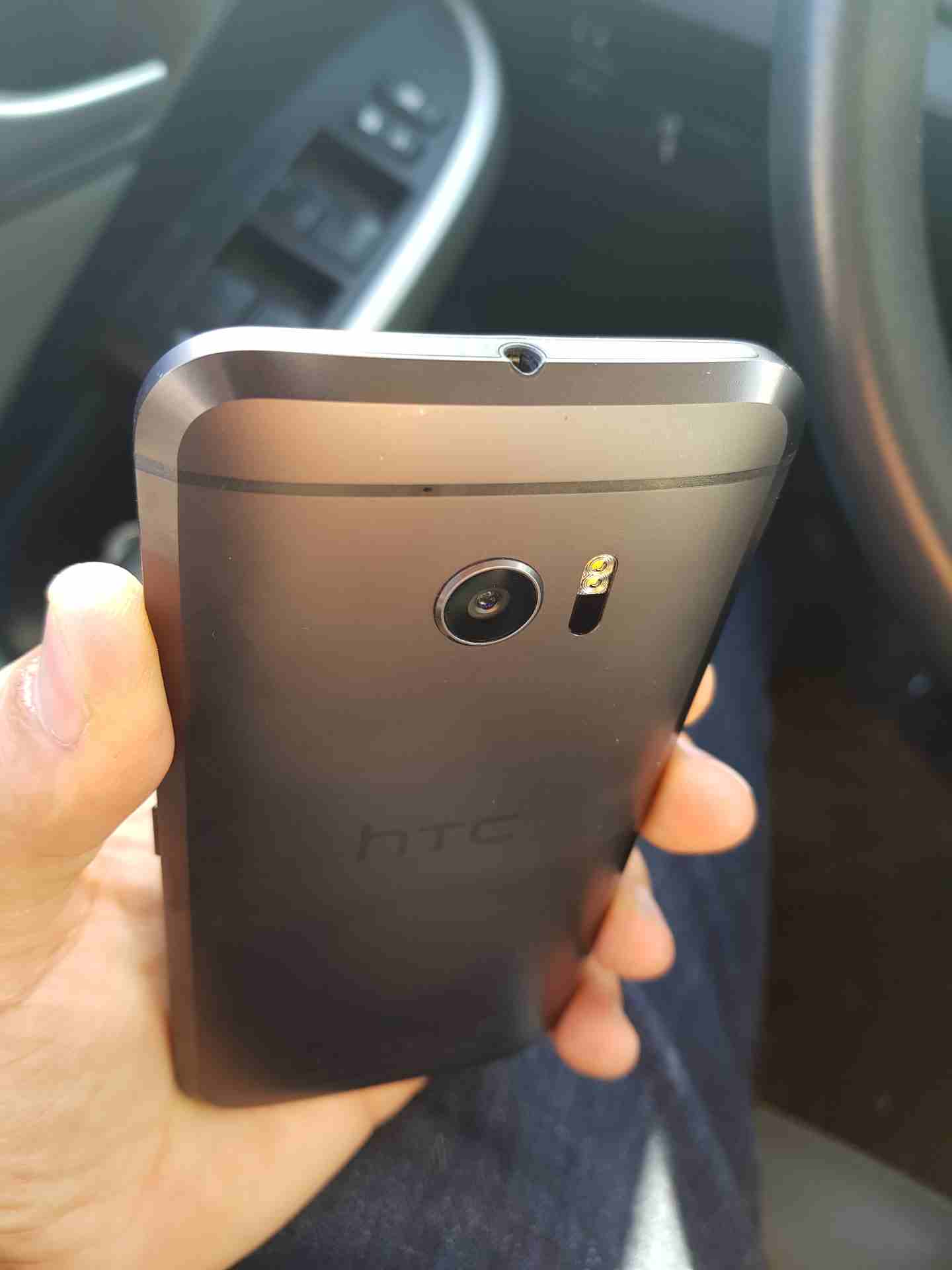 htc m10
لا تنسَ أنك شاهدت هذا الإعلان في عنكبوت
الجهاز نظيف جدا
في نقرة من عند مدخل الشحن فقط...