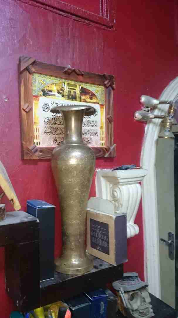 نحاسيات قديمه للبيع                                            


	 				لا تنسَ أنك شاهدت هذا الإعلان في عنكبوت            
	 				
                            طقم شمعدان خماسي فخم جدا الجوز ب 40 د...