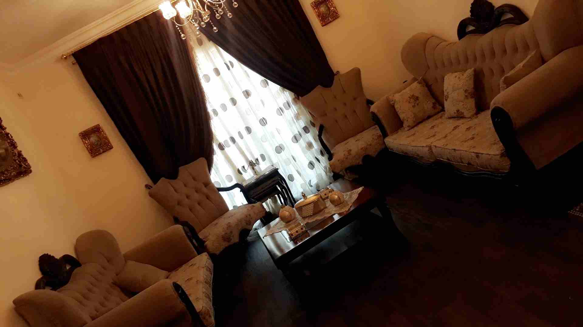 طقم كنب
لا تنسَ أنك شاهدت هذا الإعلان في عنكبوت
طقم كنب نضيف مع طقم طاولات طاوله وسط كبيره وتنتين...