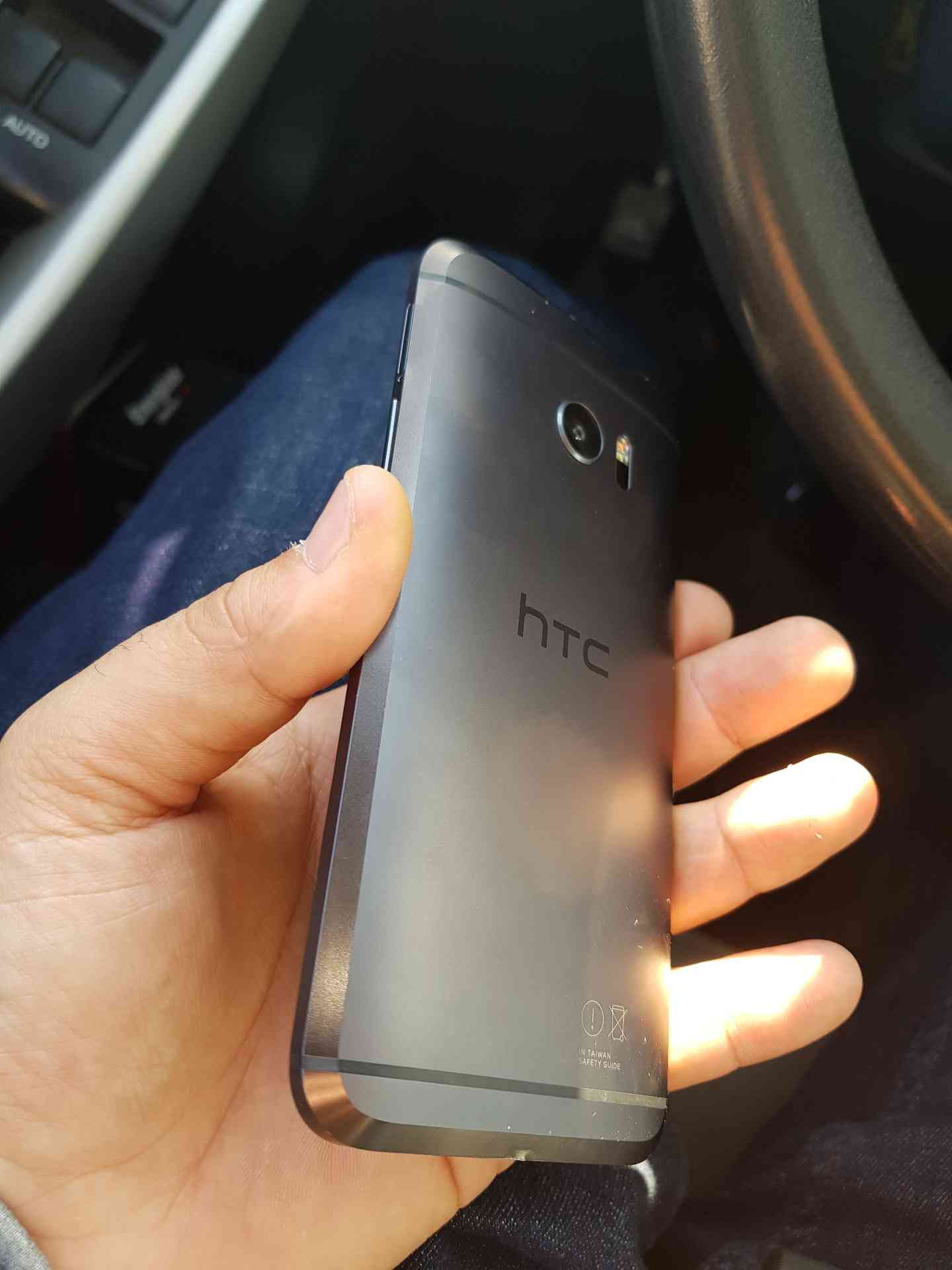 htc 10                                            


	 				لا تنسَ أنك شاهدت هذا الإعلان في عنكبوت            
	 				
                                الجهاز نظيف جدا
معاه الكرتونة والشاحن الأصلي
ا...