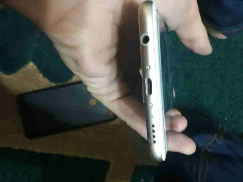 honor x7 وكاله معو كرتونته للبدل
لا تنسَ أنك شاهدت هذا الإعلان في عنكبوت
Honor x7 وكاله معو كرتون...