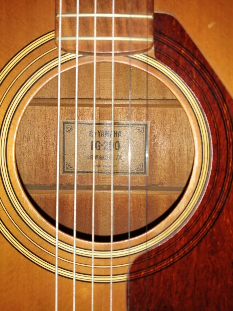 ياماها جيتار اكوستيك Guitar Yamaha Acoustic 1970
لا تنسَ أنك شاهدت هذا الإعلان في عنكبوت
جيتا...
