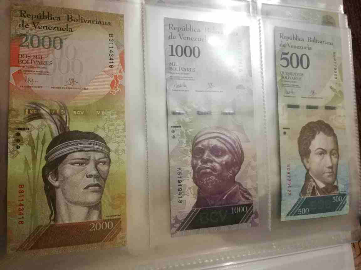 البوم عملات ورقيه
لا تنسَ أنك شاهدت هذا الإعلان في عنكبوت
البوم عملات ورقيه مع مئه عمله ورقيه انس...