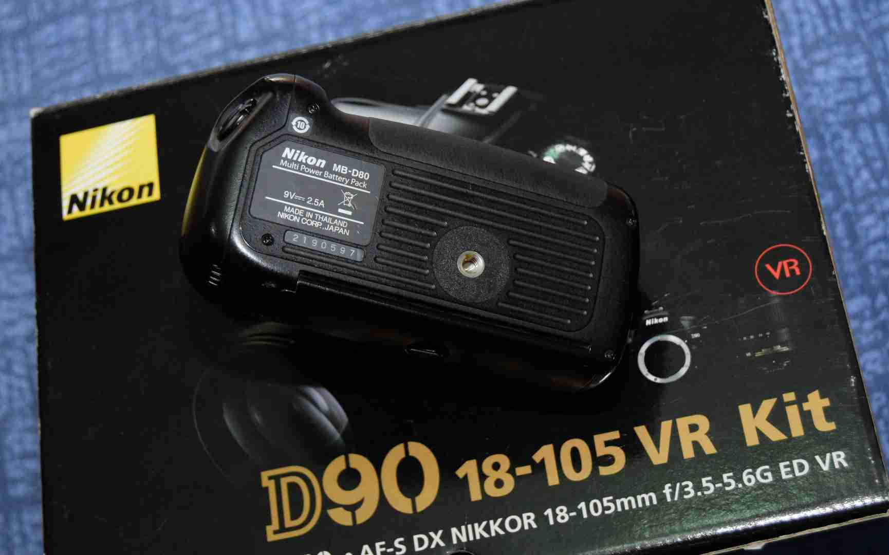 nikon d90 nikon mb-d80 18-105mm 1 battery
لا تنسَ أنك شاهدت هذا الإعلان في عنكبوت
الكاميرا...