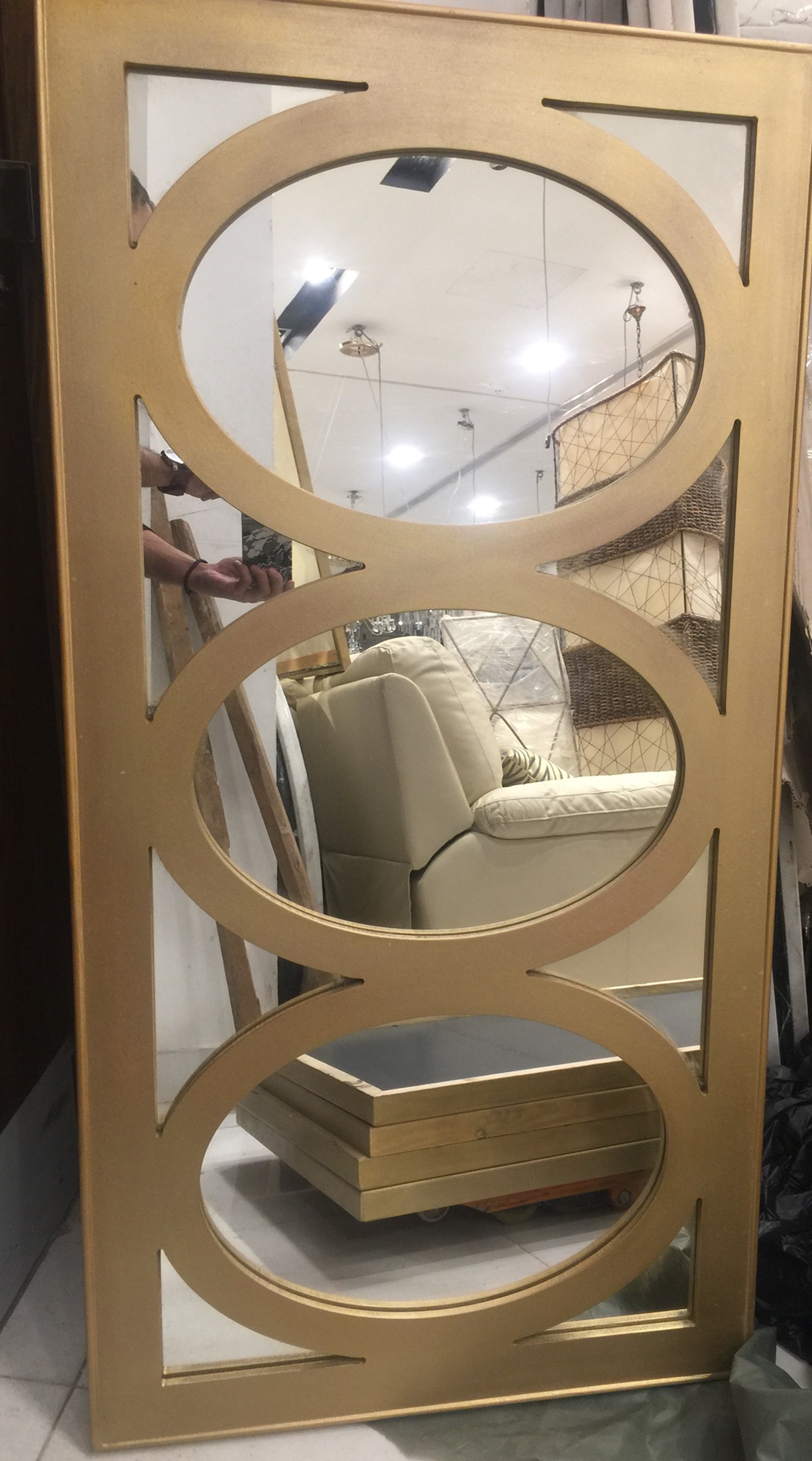 تابلو مرايا                                            


	 				لا تنسَ أنك شاهدت هذا الإعلان في عنكبوت            
	 				
                                تابلو مرايا زجاج جريش بفريم خشب 
اللون جو...
