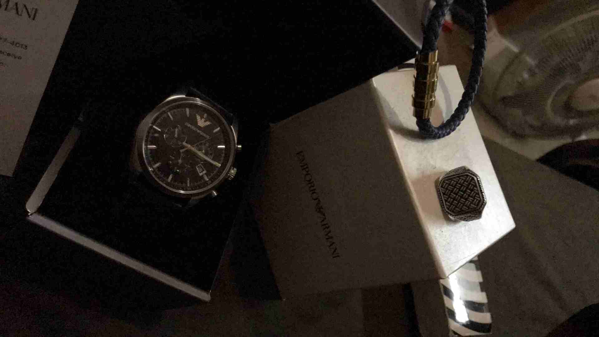 ساعه EMPORIO ARMANI توتانيوم نظيفه
لا تنسَ أنك شاهدت هذا الإعلان في عنكبوت
توتانيم وا فيها ولا خد...