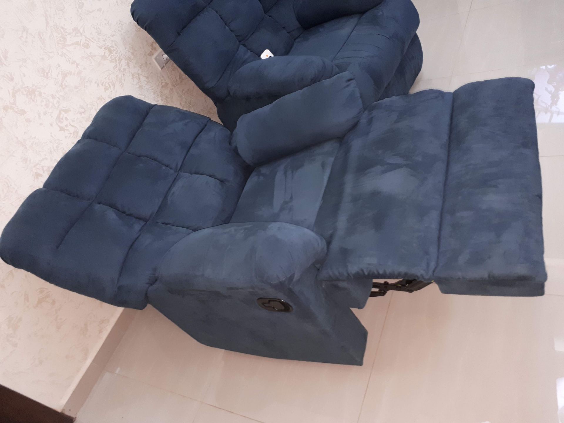 كنب ريكلاينر بحاله ممتازه
لا تنسَ أنك شاهدت هذا الإعلان في عنكبوت
ريكلاينر امريكي بحالة الوكا...