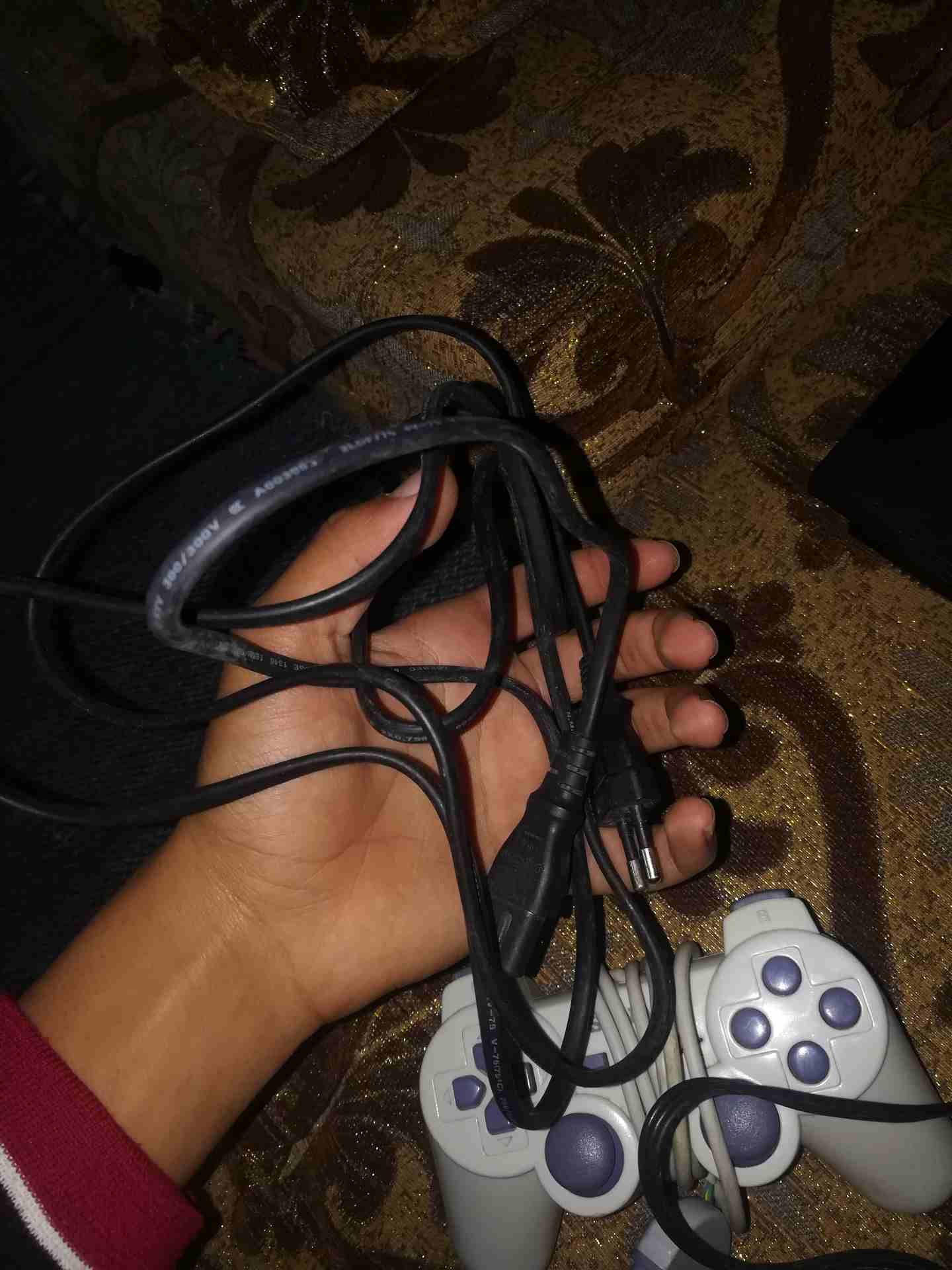 بلايستيشن 2،بحاله ممتازه مع ايدتين وجميع وصلاته سوني الأصلي جهاز وكاله شغال 100%
لا تنسَ أنك شاهدت هذا الإعلان في عنكبوت...