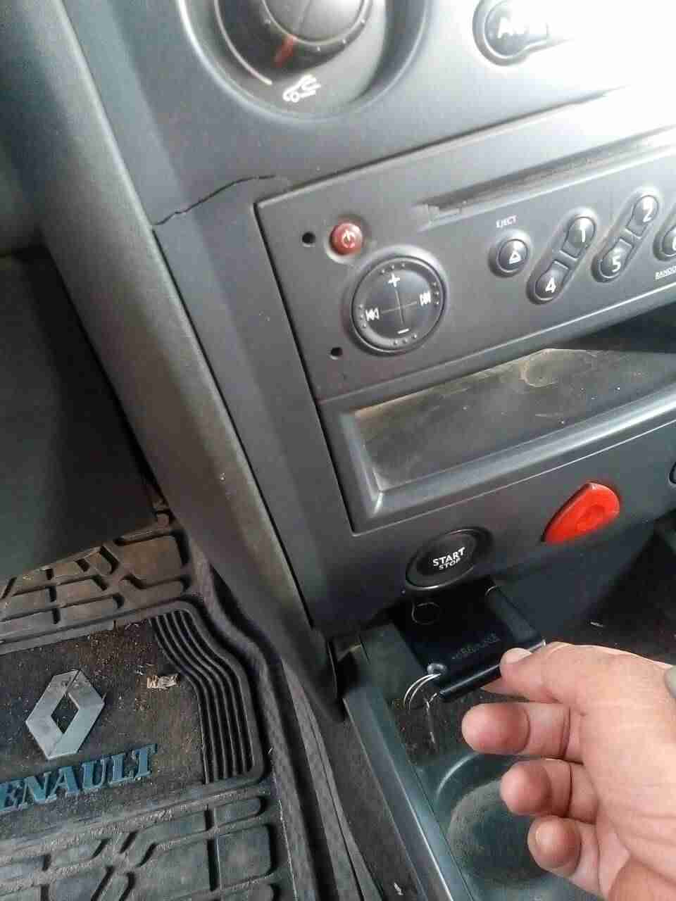 رينو ميجان 2005 للبيع
لا تنسَ أنك شاهدت هذا الإعلان في عنكبوت
عربيه رينو ميجان 2005 كامله اوت...
