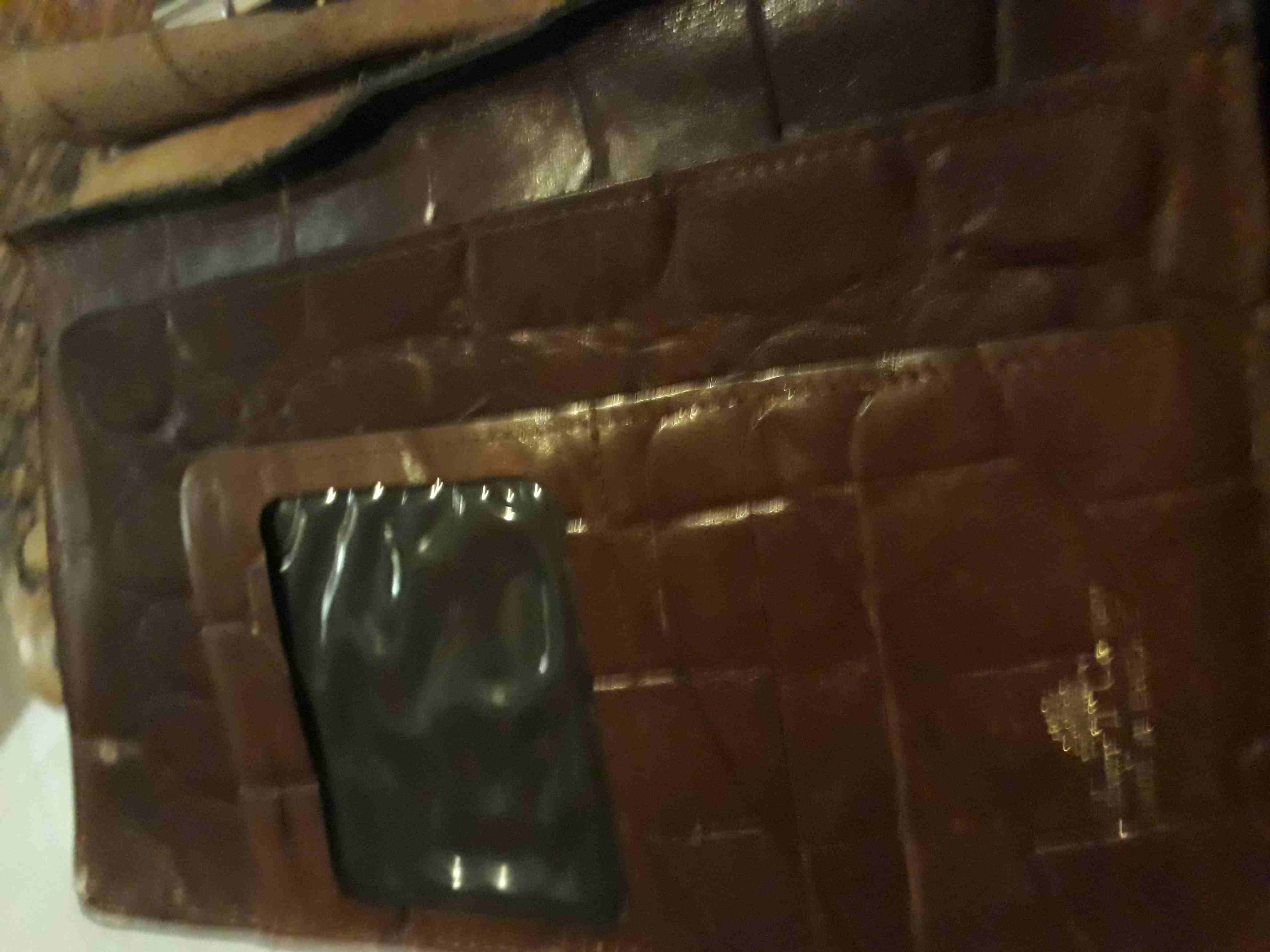 حافظة للاجندة السنوية جلد اصلي نوع Mulberry موديل 1984 صناعة انجلترا
لا تنسَ أنك شاهدت هذا الإعلان في عنكبوت...