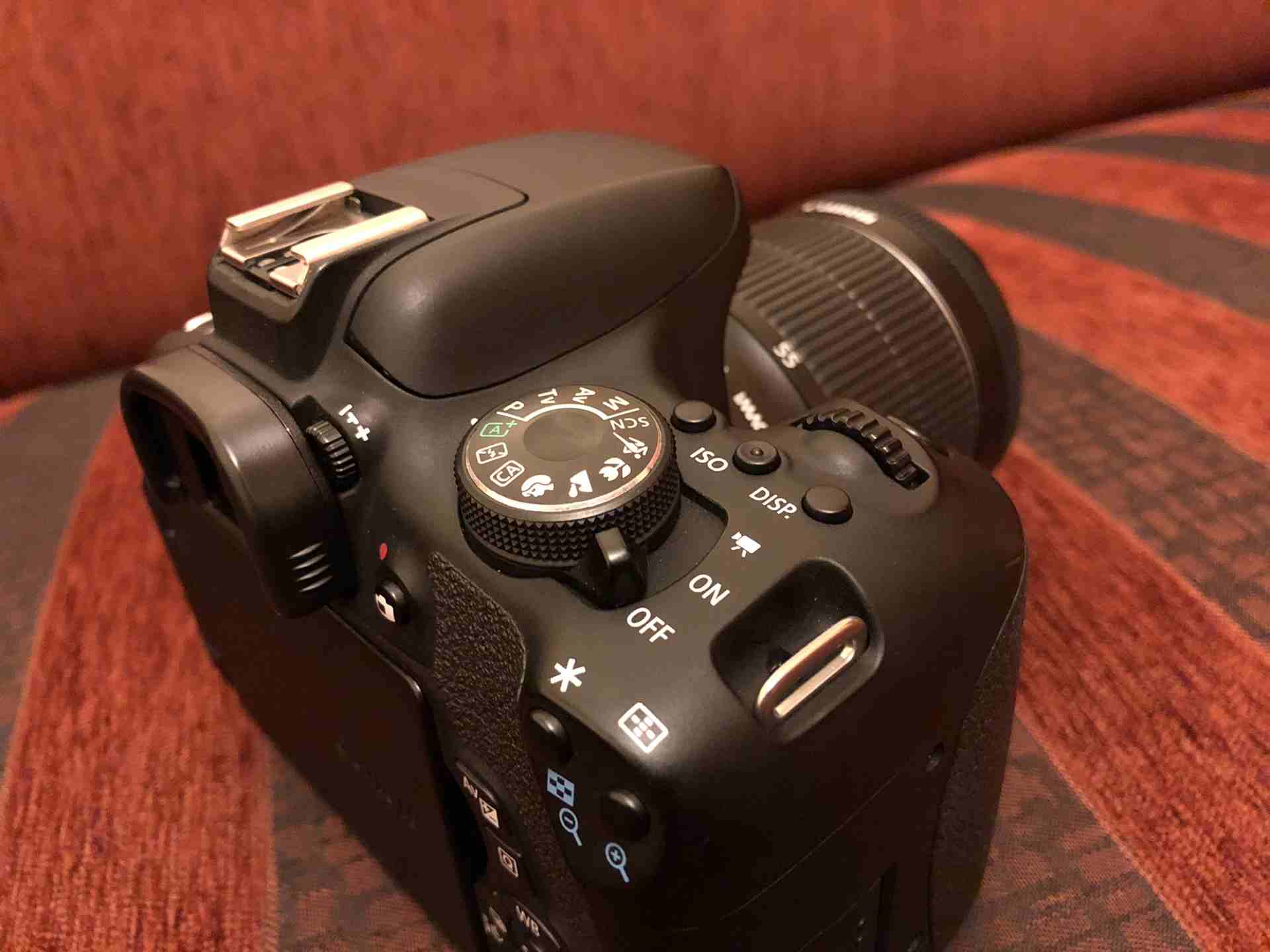كانون Canon 750D
لا تنسَ أنك شاهدت هذا الإعلان في عنكبوت
كاميرا كانون 750D
صناعة يابانية مش تاي...