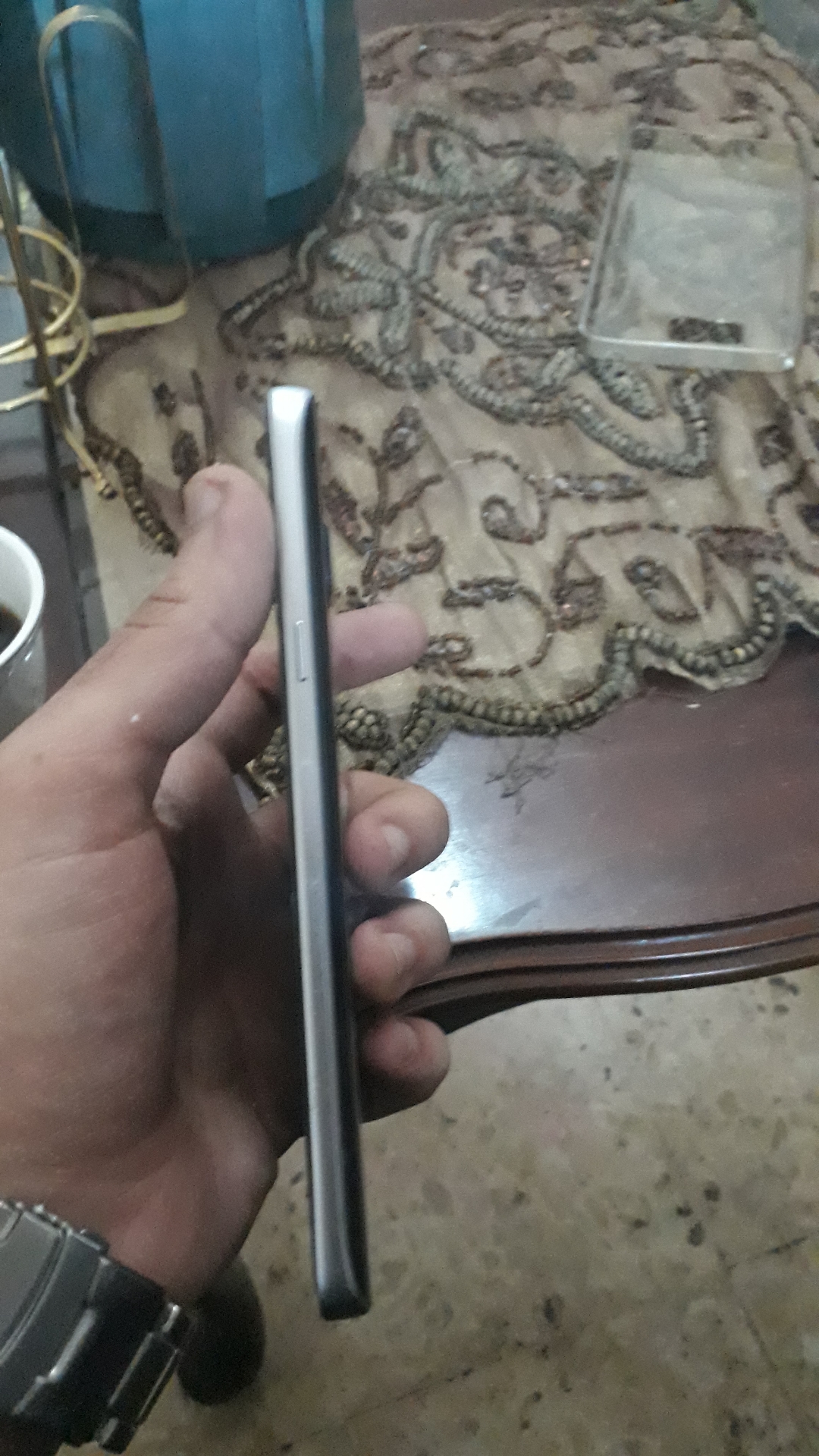 نوت 5 للبدل
لا تنسَ أنك شاهدت هذا الإعلان في عنكبوت
الجهاز نضيف جدا لا يوجد معي شيء...