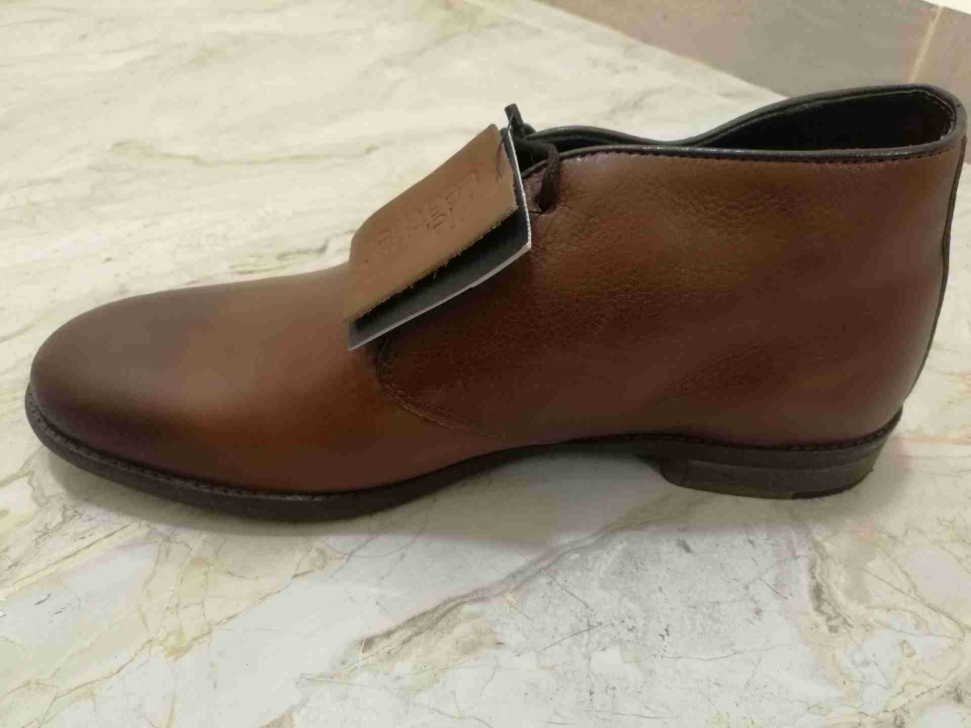ZARA أحذية أصلية جلد طبيعي 100%
لا تنسَ أنك شاهدت هذا الإعلان في عنكبوت
أحذية جلد طبيعي 100%...