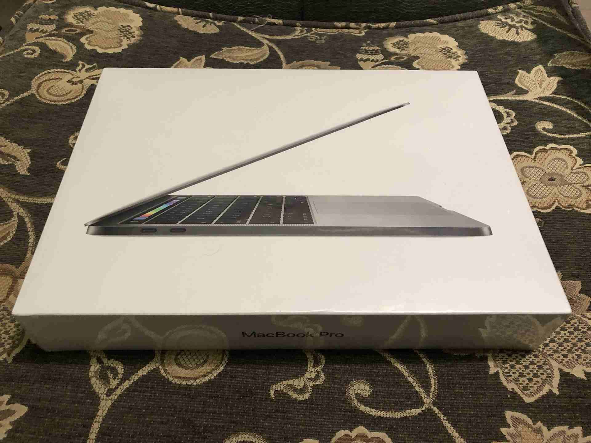 New MacBook Pro 13 inch 2017 Touch Bar                                            


	 				لا تنسَ أنك شاهدت هذا الإعلان في عنكبوت            
	 				
                            ملاحظة : الجهاز جد...