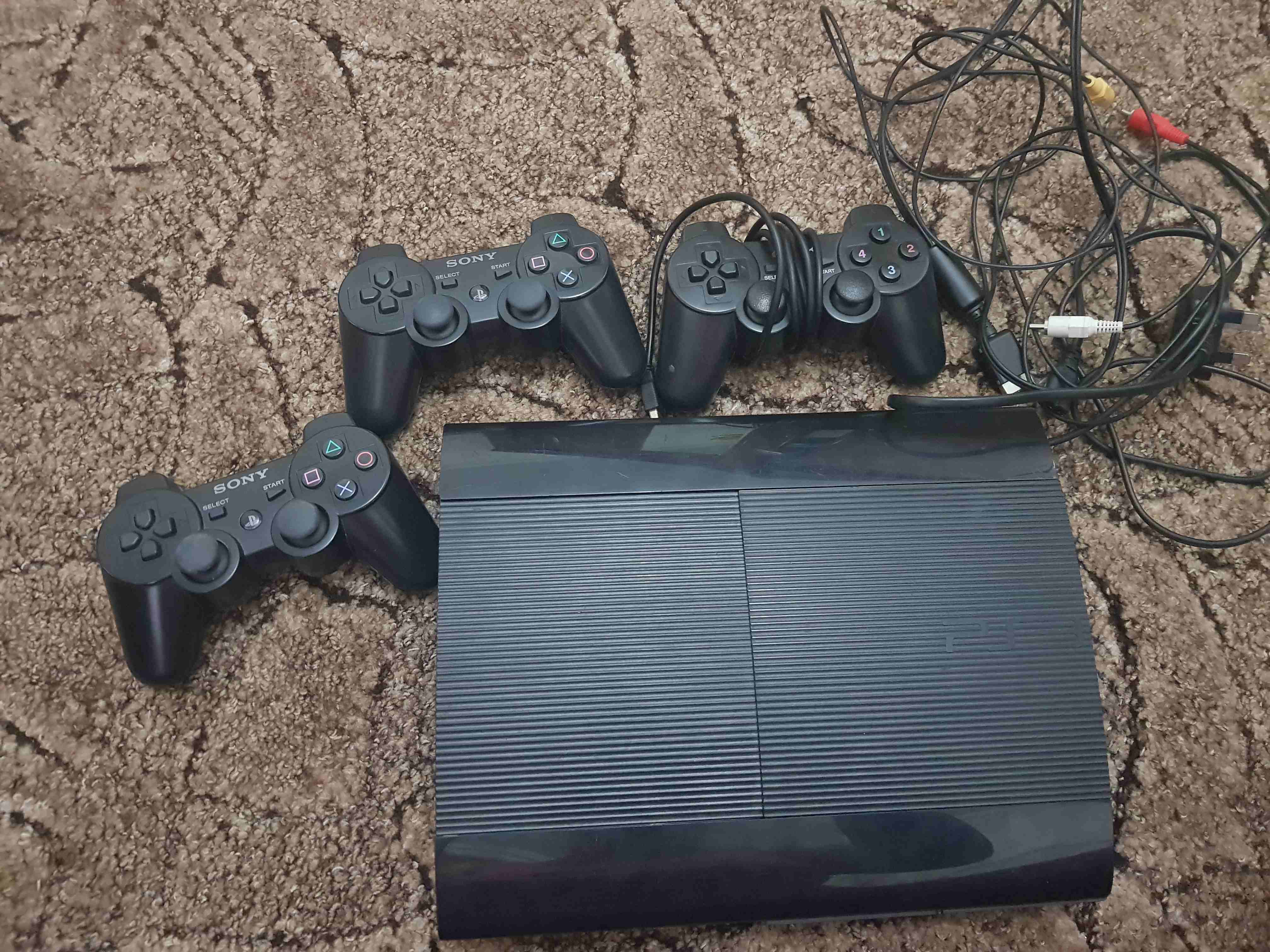 بلايستيشن 3                                            


	 				لا تنسَ أنك شاهدت هذا الإعلان في عنكبوت            
	 				
                            Ps3 مستعمل مع 3 وحدات تحكم و12 سي دي ألعاب...
