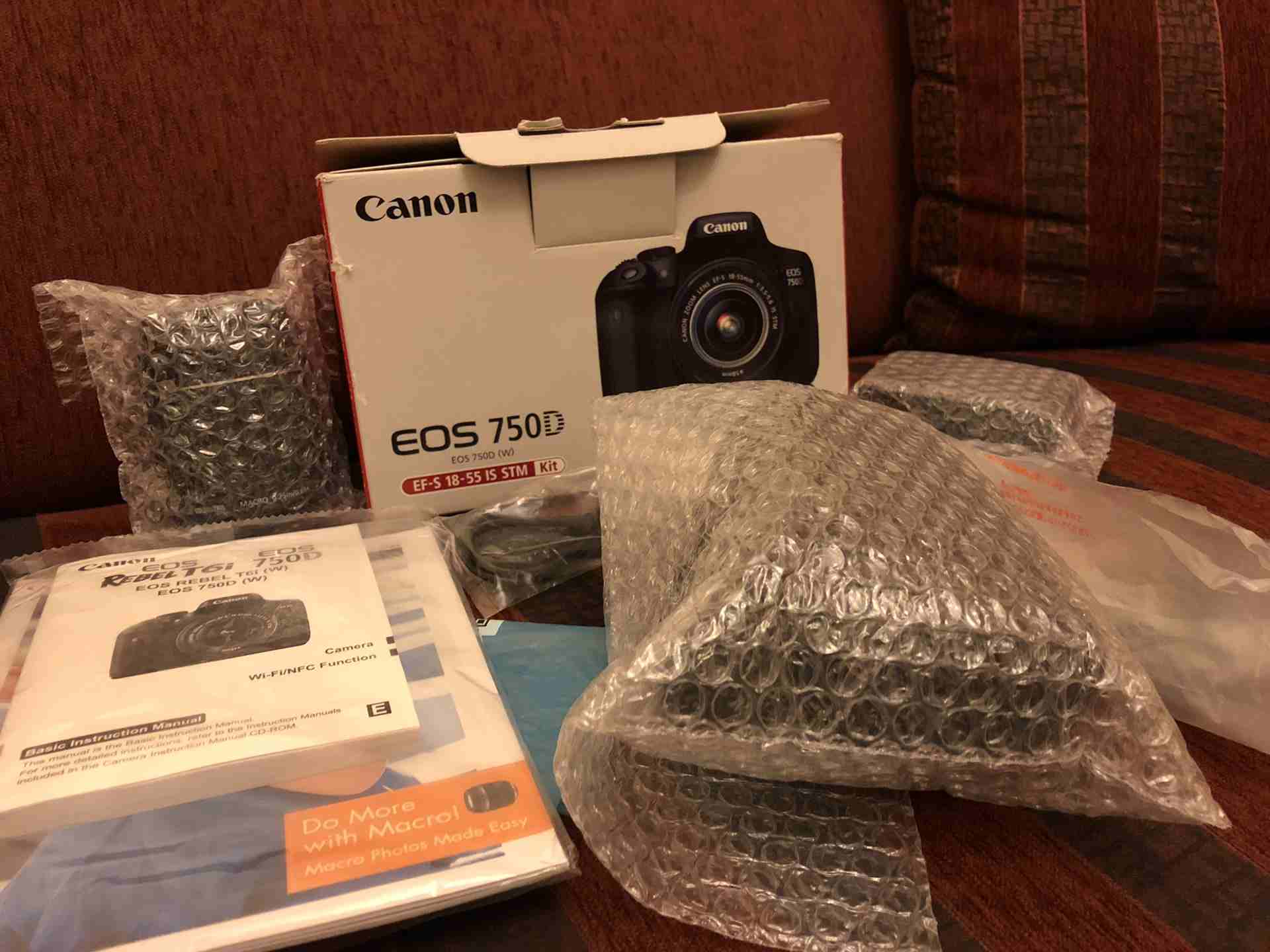 كانون Canon 750D
لا تنسَ أنك شاهدت هذا الإعلان في عنكبوت
كاميرا كانون 750D
صناعة يابانية مش تاي...