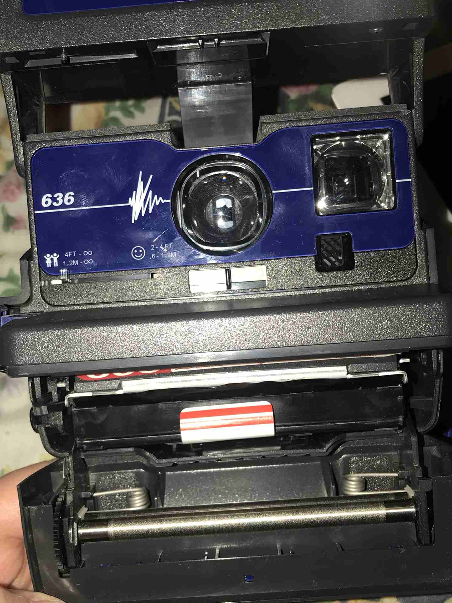 كاميرا Polaroid تصوير فوري
لا تنسَ أنك شاهدت هذا الإعلان في عنكبوت
جميلة جدا و تصوير فوري رائعا ف...