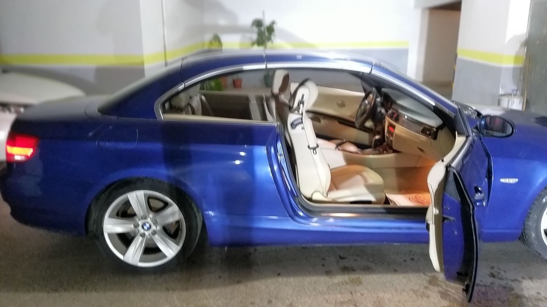 BMW 320 AI 2009
لا تنسَ أنك شاهدت هذا الإعلان في عنكبوت
BMW320AI كوبي فحص 4جيد بحالة ممتازة...