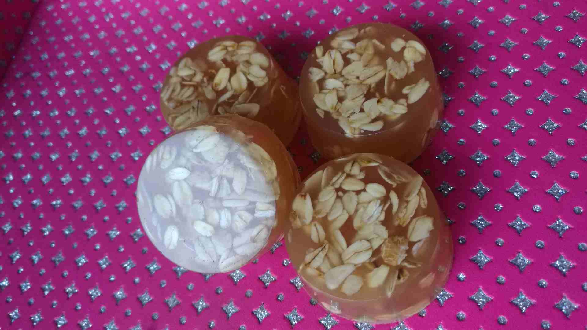 صابون علاجي طبيعي                                            


	 				لا تنسَ أنك شاهدت هذا الإعلان في عنكبوت            
	 				
                            صابون من مكونات طبيعية..بدون اي اضافات...