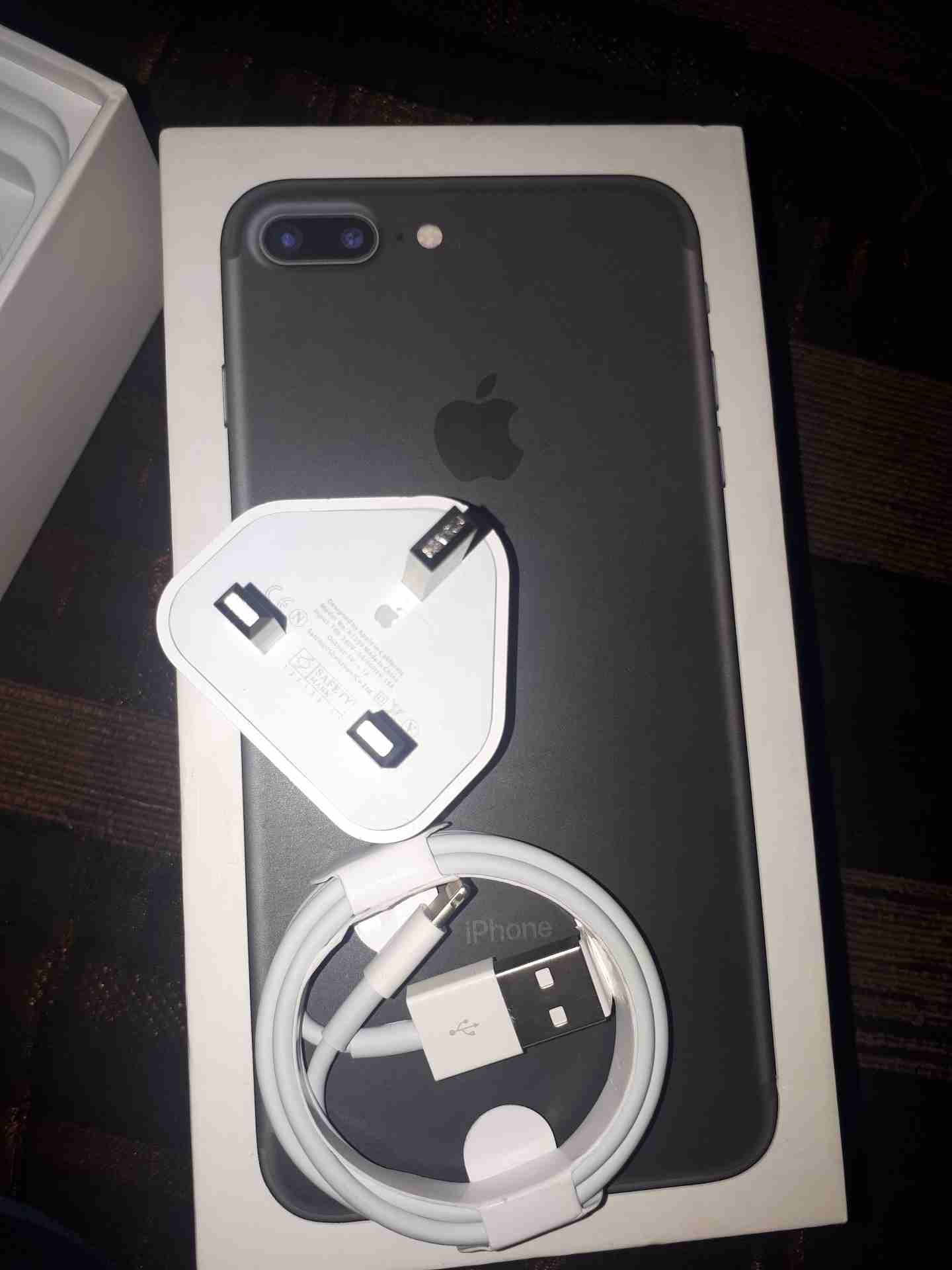 شاحن اصلي تاع الجهاز iphone 7 plas مكفول مش مطيول من الكرتونه                                            


	 				لا تنسَ أنك شاهدت هذا الإعلان في عنكبوت...