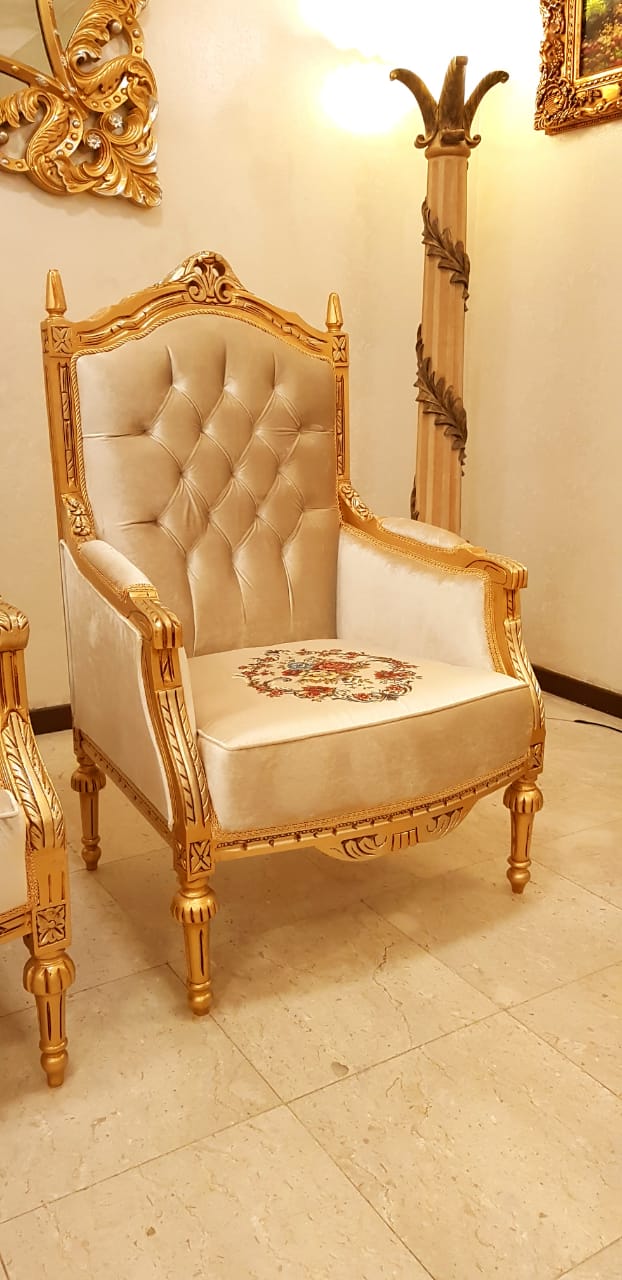 أطقم كنب كلاسيكية ملكية جديدة مصنعة من خشب الزان التركي
لا تنسَ أنك شاهدت هذا الإعلان في عنكبوت...