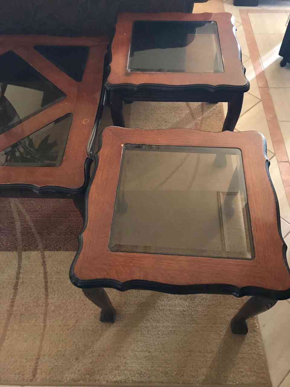 الجندويل                                            


	 				لا تنسَ أنك شاهدت هذا الإعلان في عنكبوت            
	 				
                                طاولات وحده كبيره واثنين صغار لون بني صنع مح...
