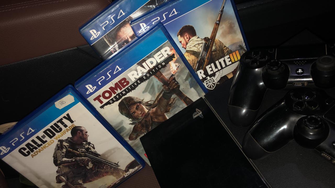 PS4..500.GB                                            


	 				لا تنسَ أنك شاهدت هذا الإعلان في عنكبوت            
	 				
                                الجهاز لقطه...