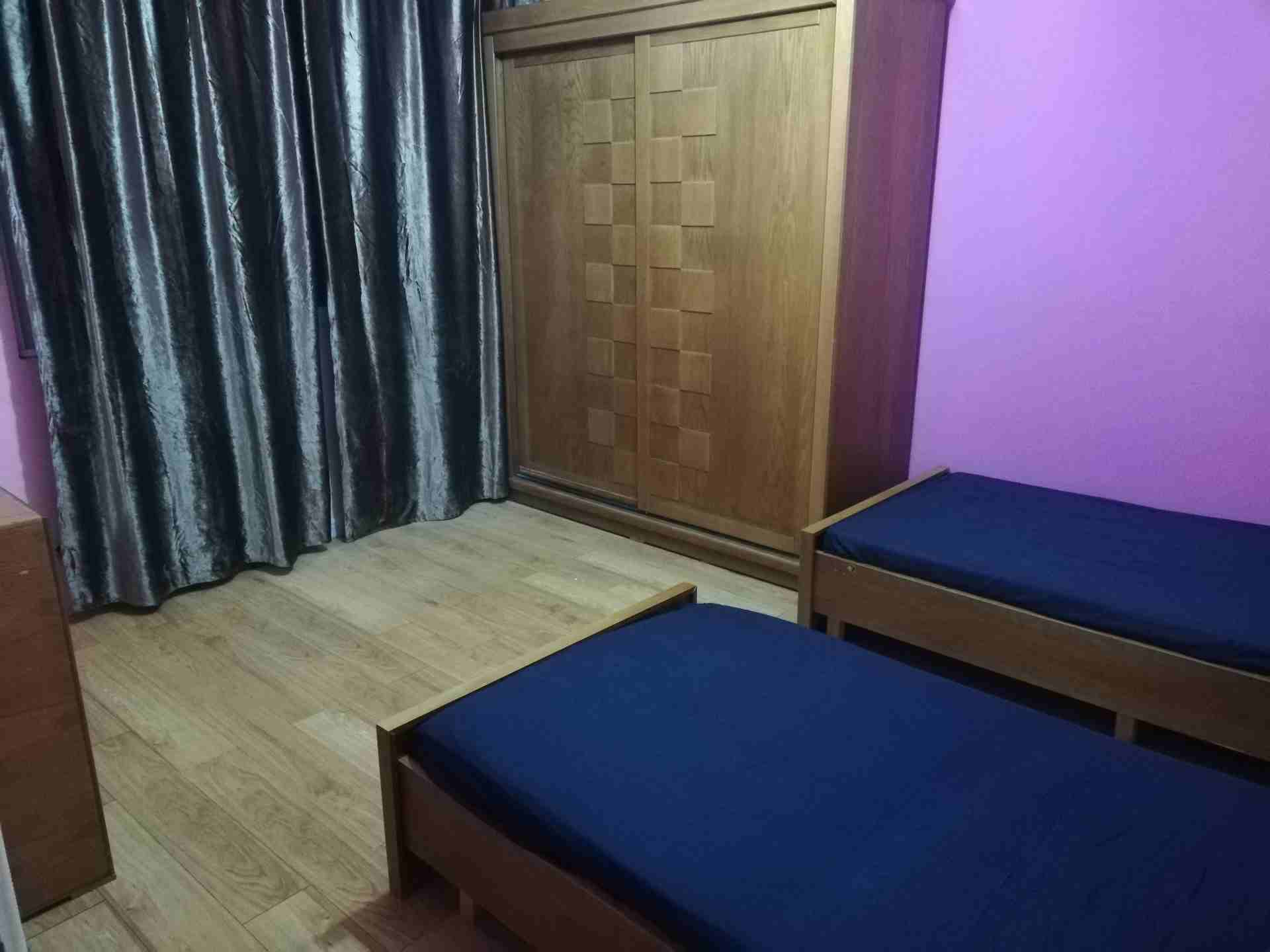 شقة مفروشة كبيرة عفش فاخر للايجار في مرج الحمام
لا تنسَ أنك شاهدت هذا الإعلان في عنكبوت
شقة 165 م...