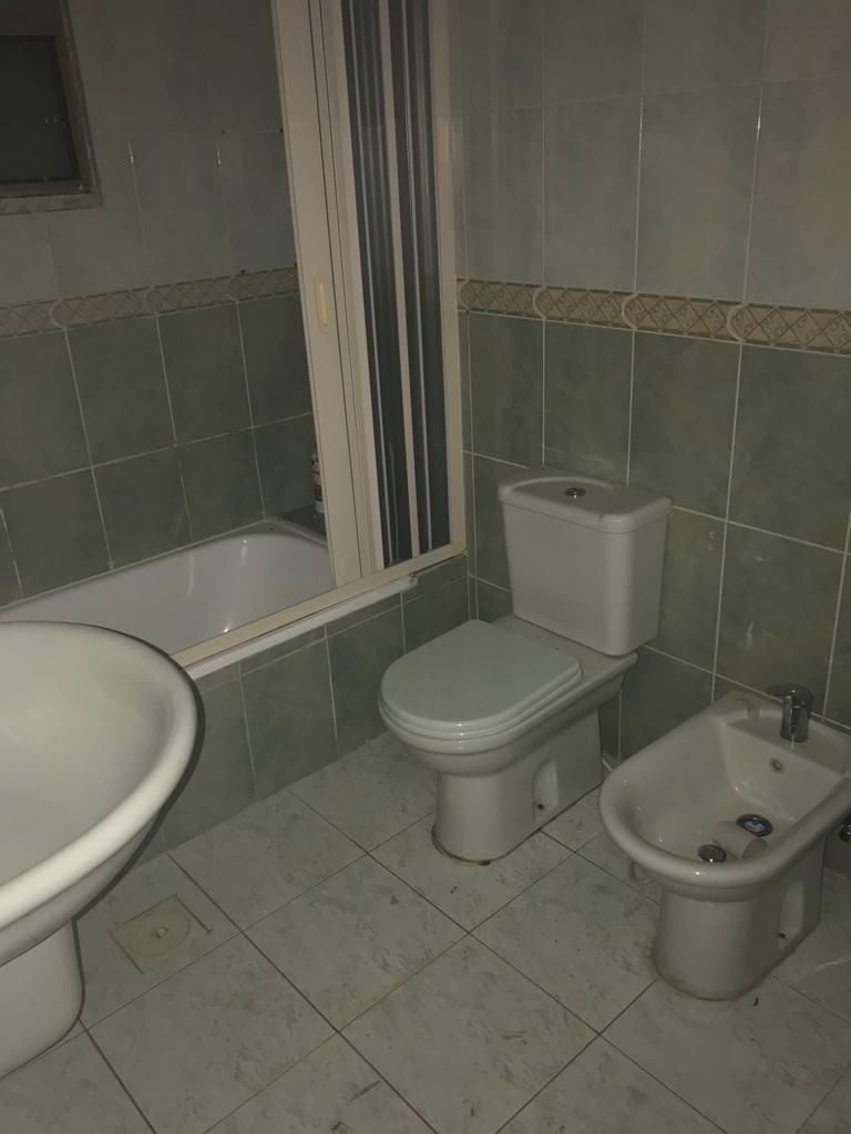 شقة فارغة للايجار خلدا قرب مدارس الجزيرة 350دينار 200م
لا تنسَ أنك شاهدت هذا الإعلان في عنكبوت...