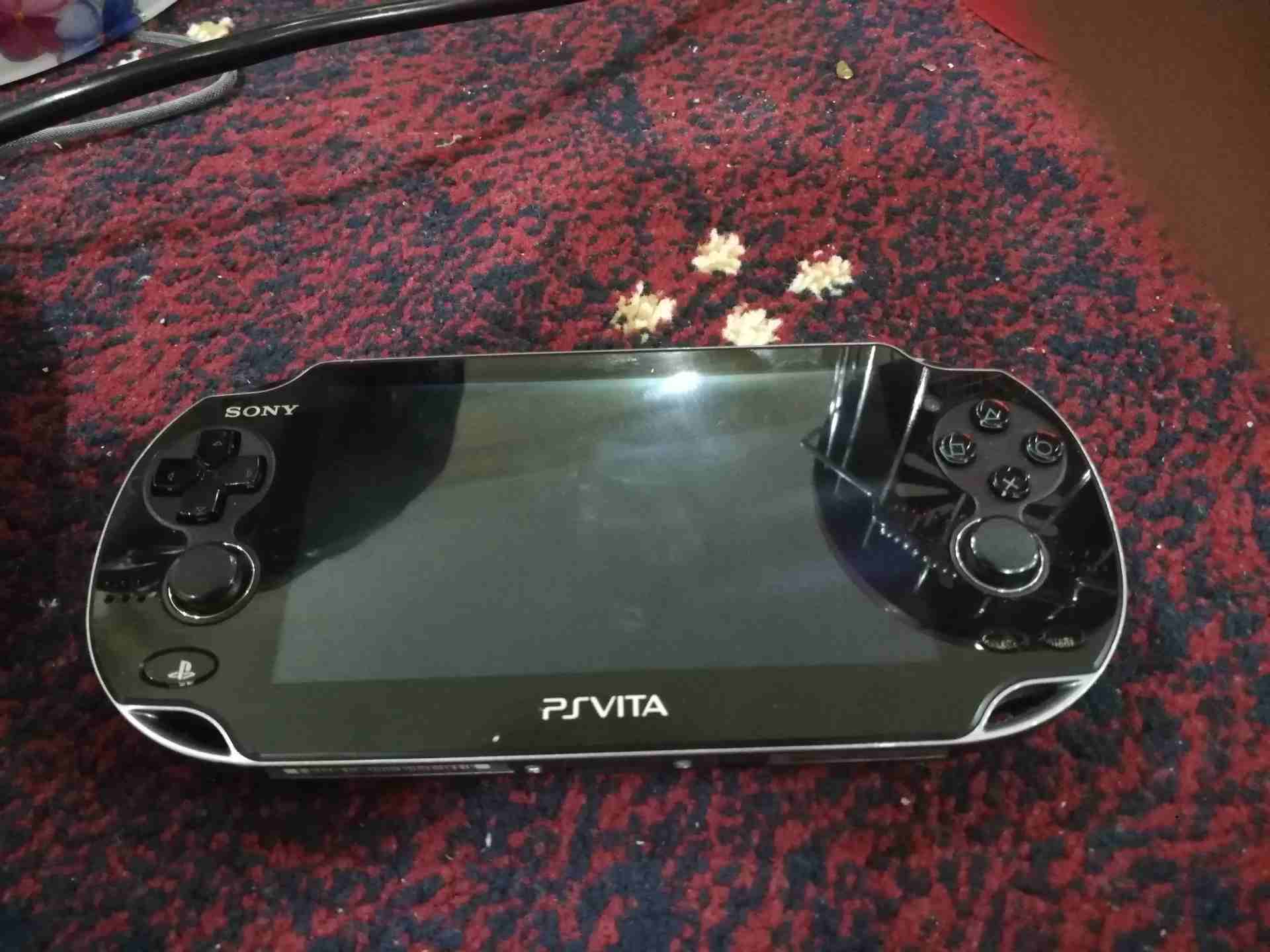 psp vita نضيف للبيع                                            


	 				لا تنسَ أنك شاهدت هذا الإعلان في عنكبوت            
	 				
                            الجهاز نضيف و معه ذاكرة 8G و لعبتين و...