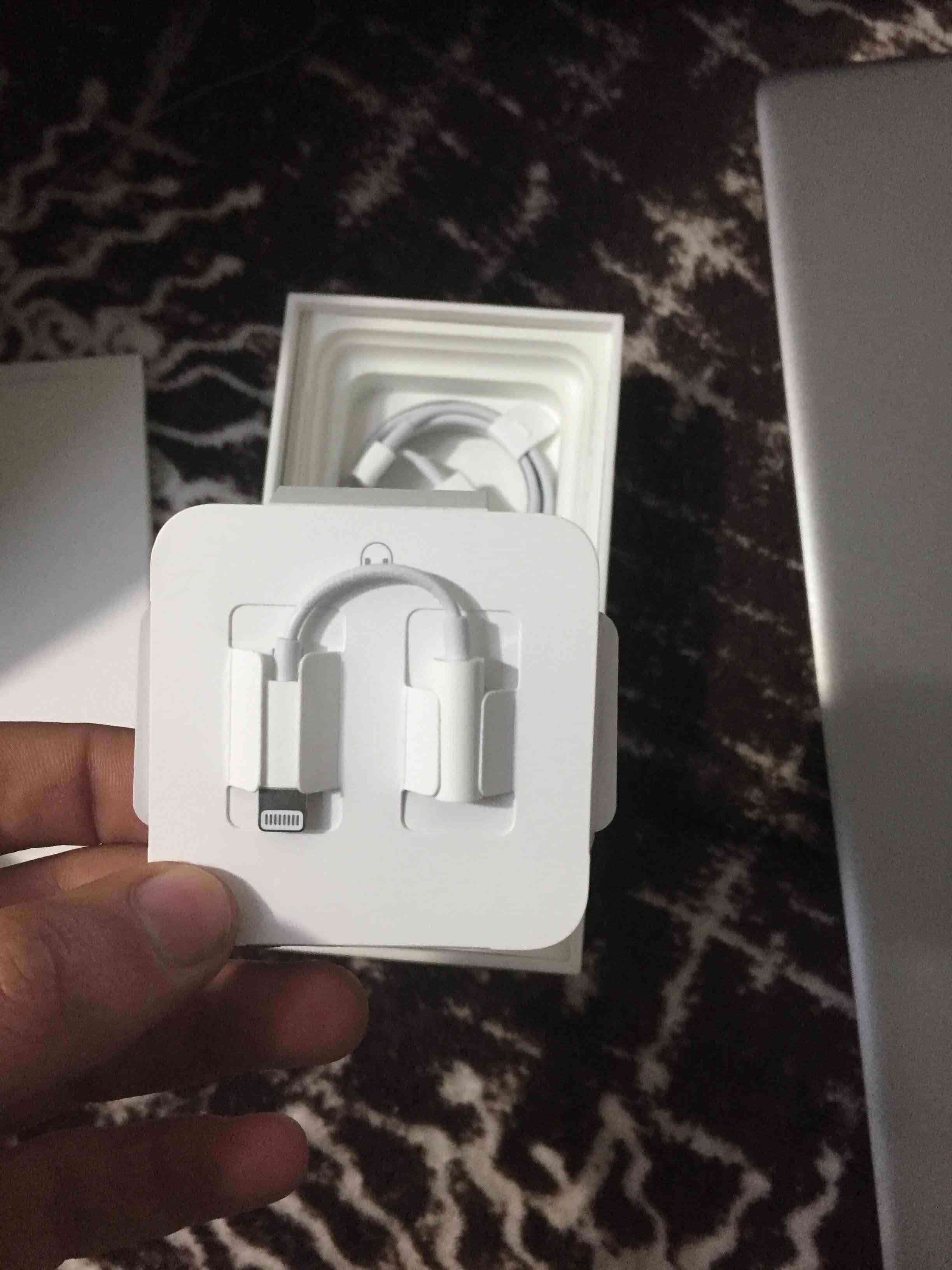 ايفون ٧ بلس ١٢٨ جيجا لون اسود