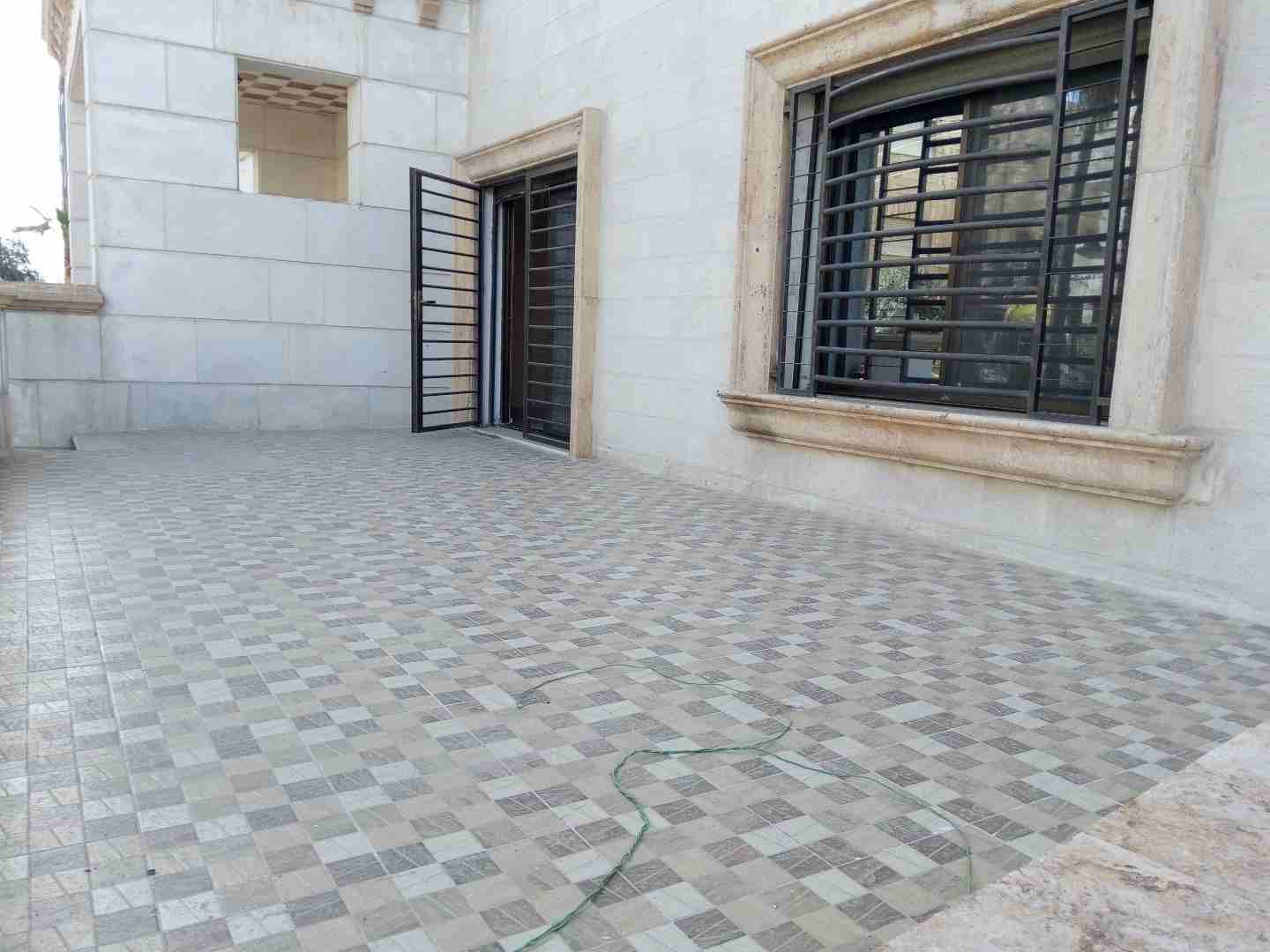 شقة 130م مع ترس 60م وكراج خاص
لا تنسَ أنك شاهدت هذا الإعلان في عنكبوت
شقق 130م عميش كل الطوابق يو...