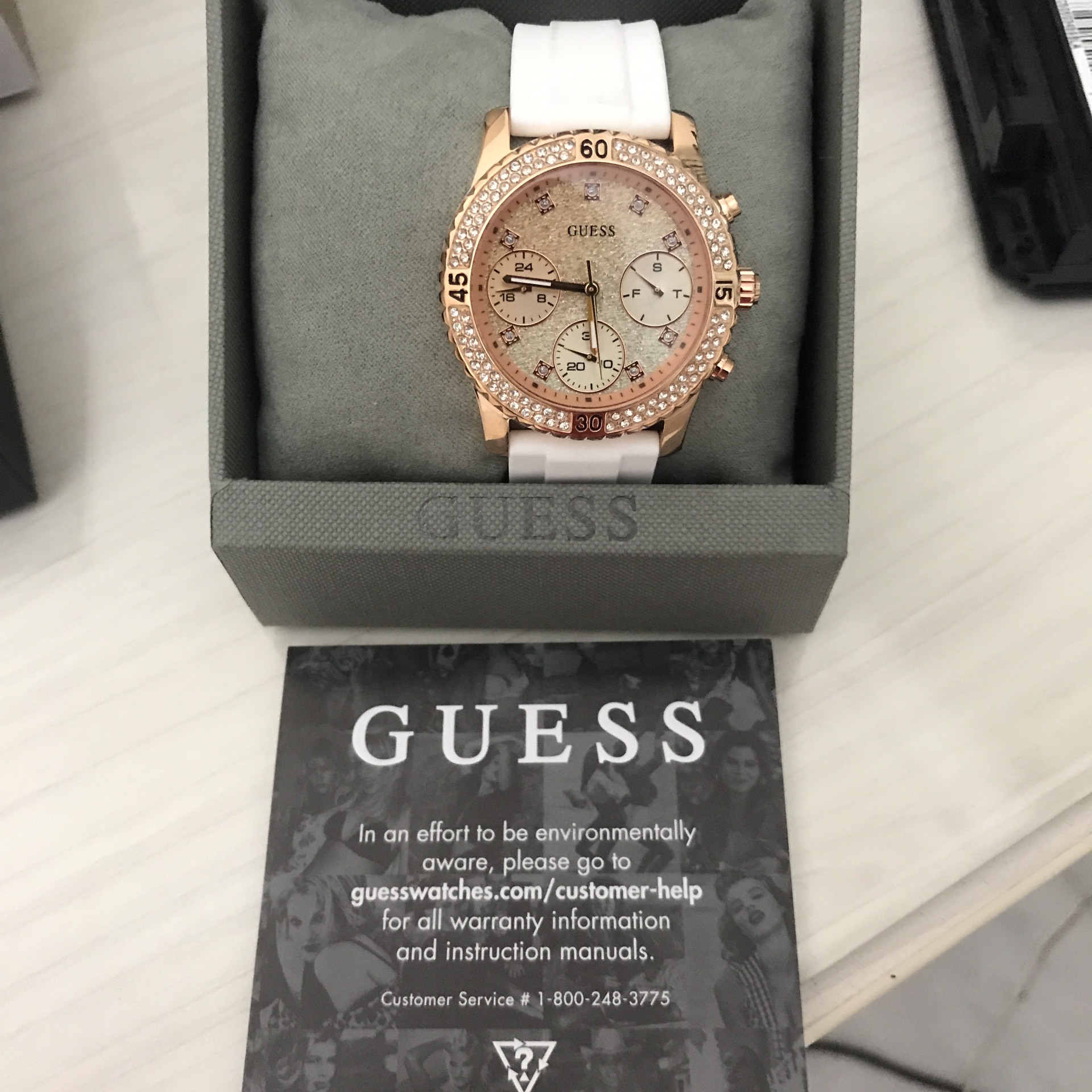 ساعة ستاتي أصلية  Guess authentic watch                                            


	 				لا تنسَ أنك شاهدت هذا الإعلان في عنكبوت            
	 				
                                ساعة Guess لو...