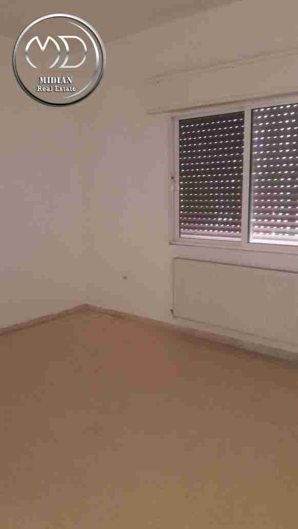شقه للبيع ام السماق خلف بيجو مساحه 130م طابق ثالث بسعر مناسب
لا تنسَ أنك شاهدت هذا الإعلان في عنكبوت...