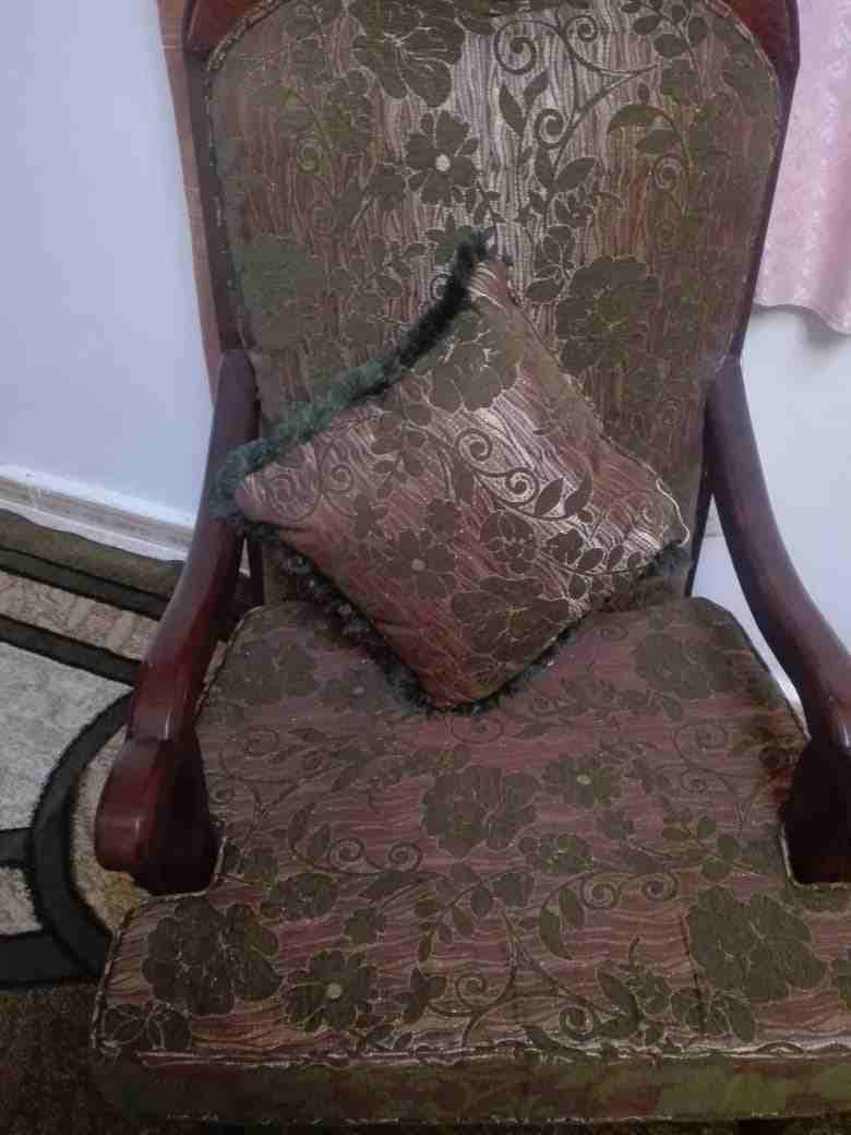 كنب مع طاوله شاشه بحاله وكاله
لا تنسَ أنك شاهدت هذا الإعلان في عنكبوت
طاولة شاشه بحاله وكاله كنب...