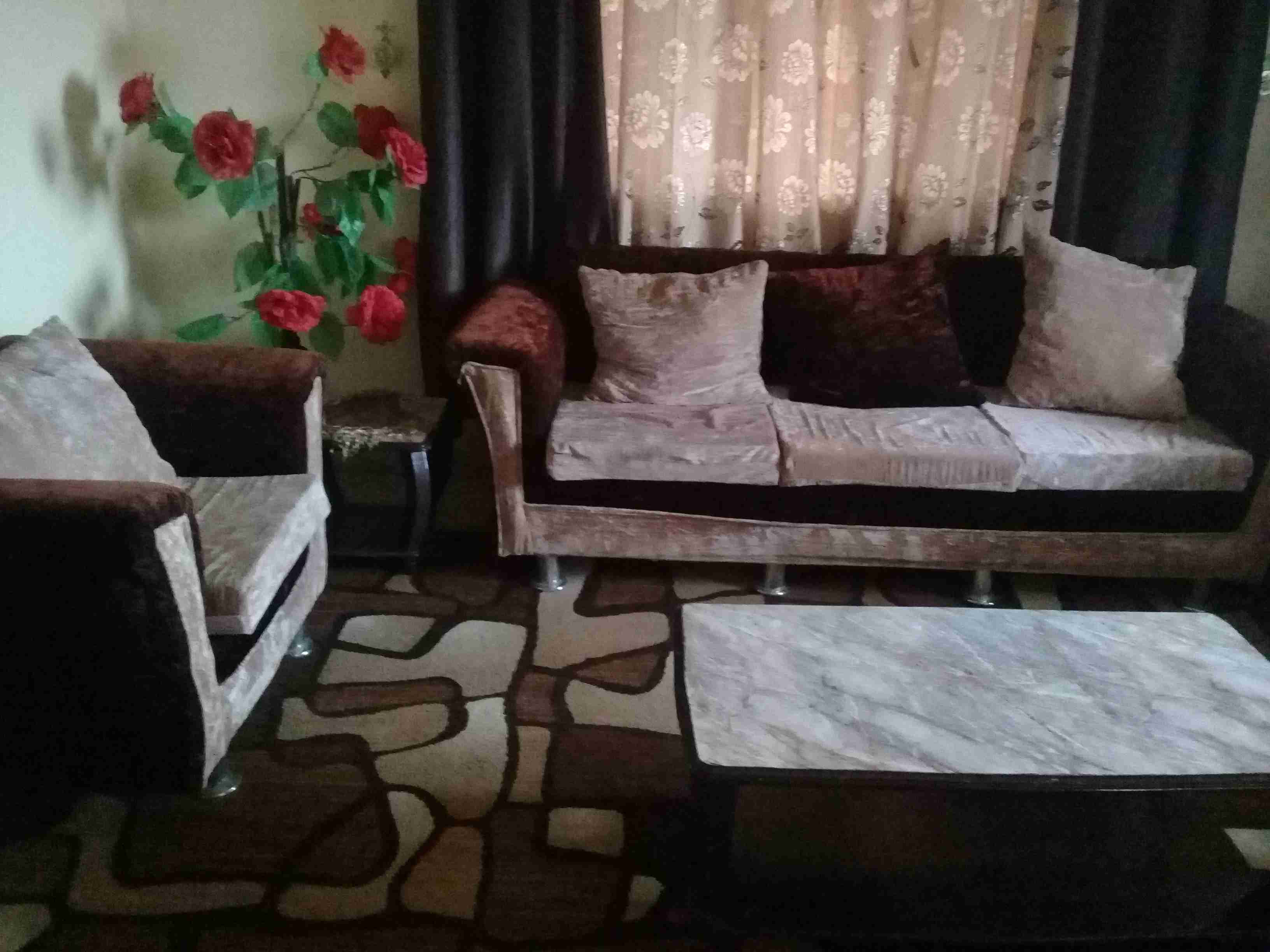 طقم كنب سبع مقاعد بحاله جيده مع طربيزات                                            


	 				لا تنسَ أنك شاهدت هذا الإعلان في عنكبوت            
	 				
                                كمان كولر ماء...