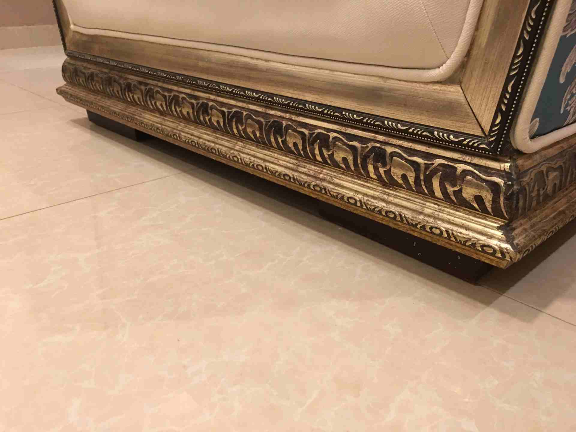 كنب مودرن بلمسه كلاسيكيه مستورد من شركة النافع
لا تنسَ أنك شاهدت هذا الإعلان في عنكبوت
السلام علي...